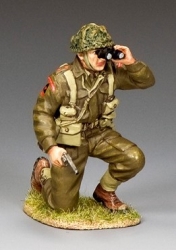 DD337(G) Kneeling British Officer grass base